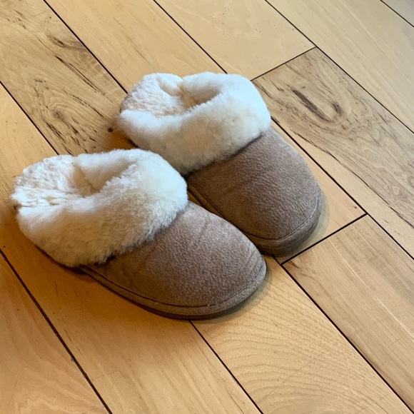 Super Cute Fur Lined Slip On House or Outdoor Shoe - Picture 2 of 6